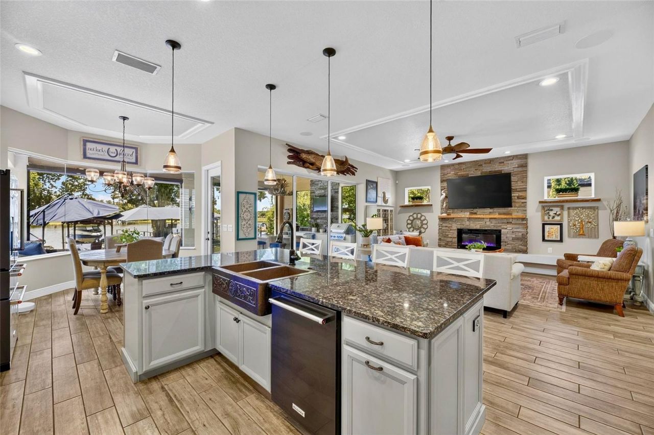 303 W Chapman Road, Lutz, FL 33548 Photo