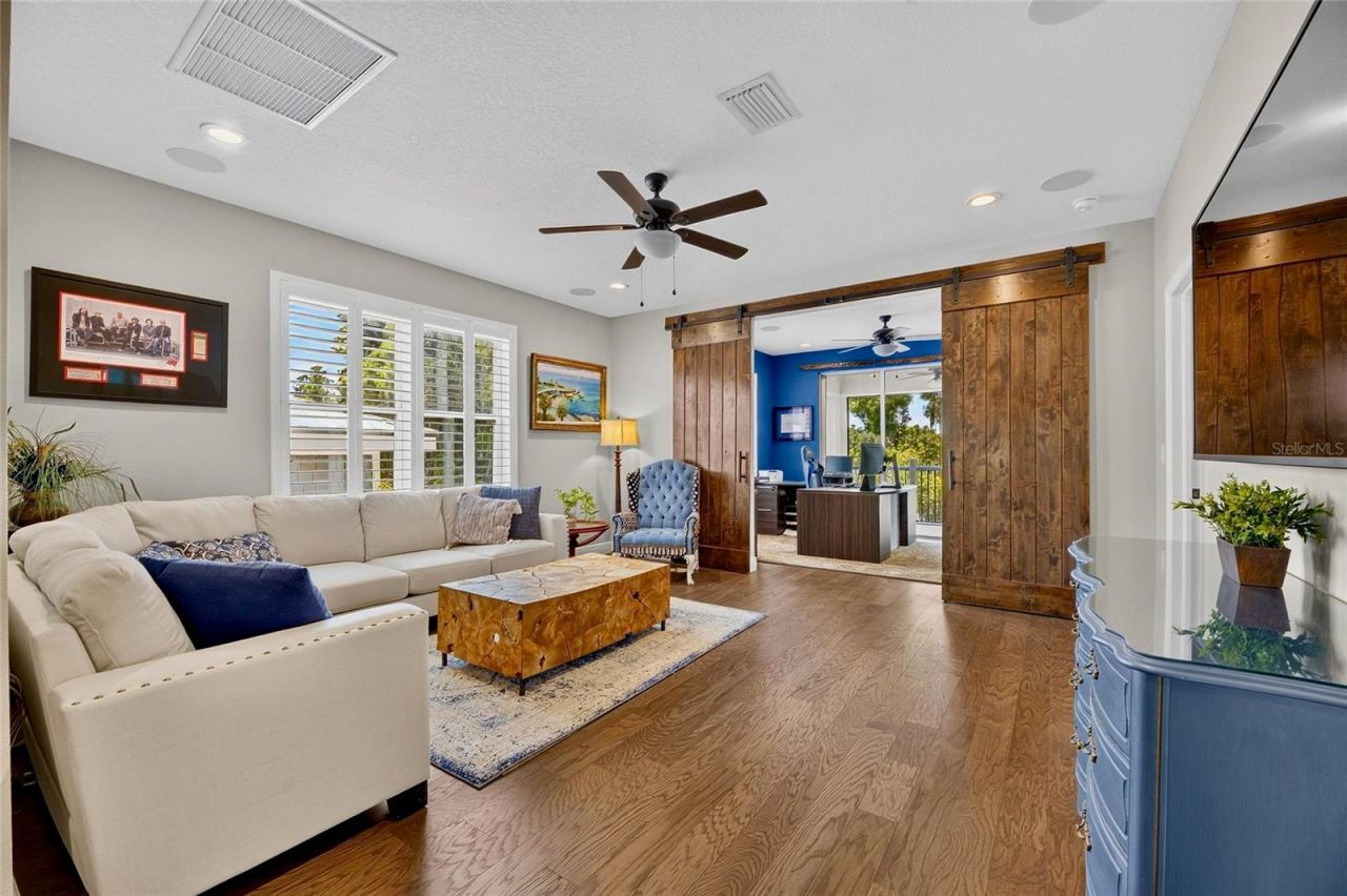 303 W Chapman Road, Lutz, FL 33548 Photo