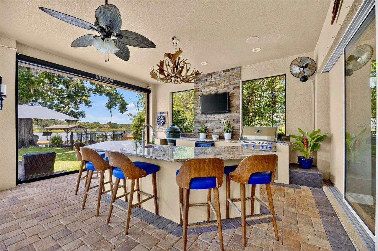 303 W Chapman Road, Lutz, FL 33548 Photo