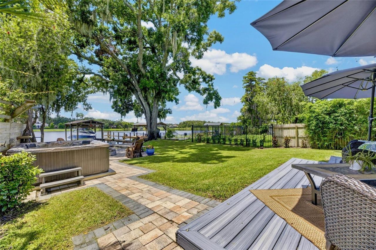 303 W Chapman Road, Lutz, FL 33548 Photo
