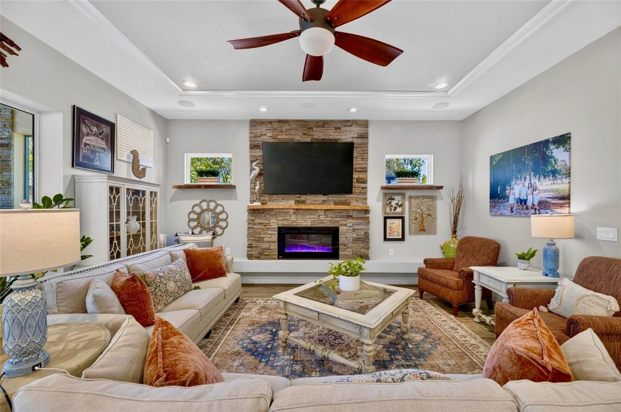303 W Chapman Road, Lutz, FL 33548 Photo