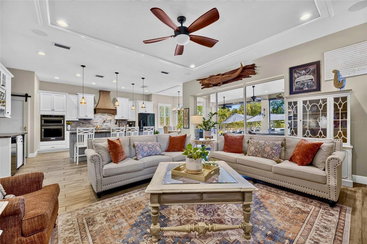 303 W Chapman Road, Lutz, FL 33548 Photo