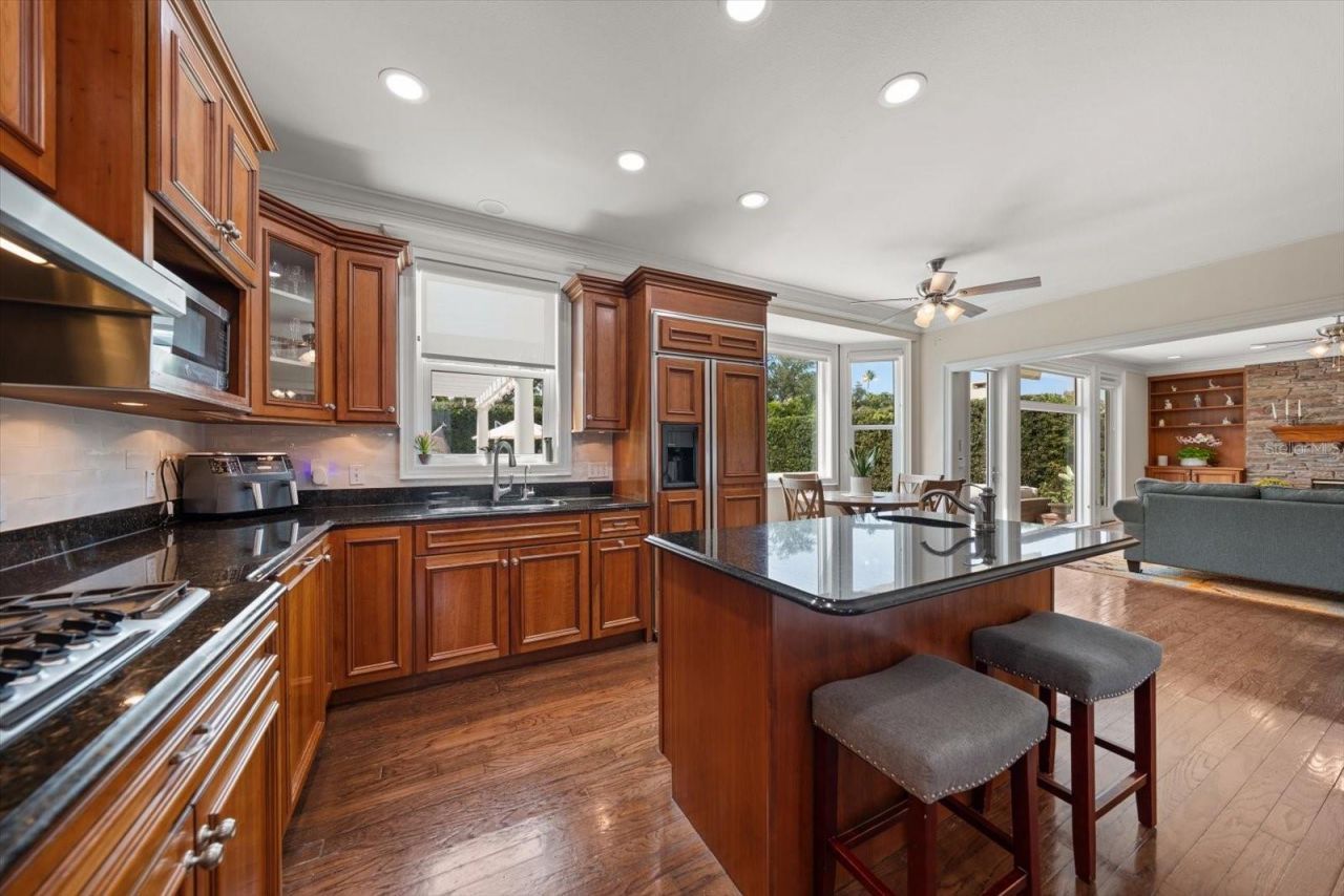 1322 Golf View Drive, Belleair, FL 33756 Photo