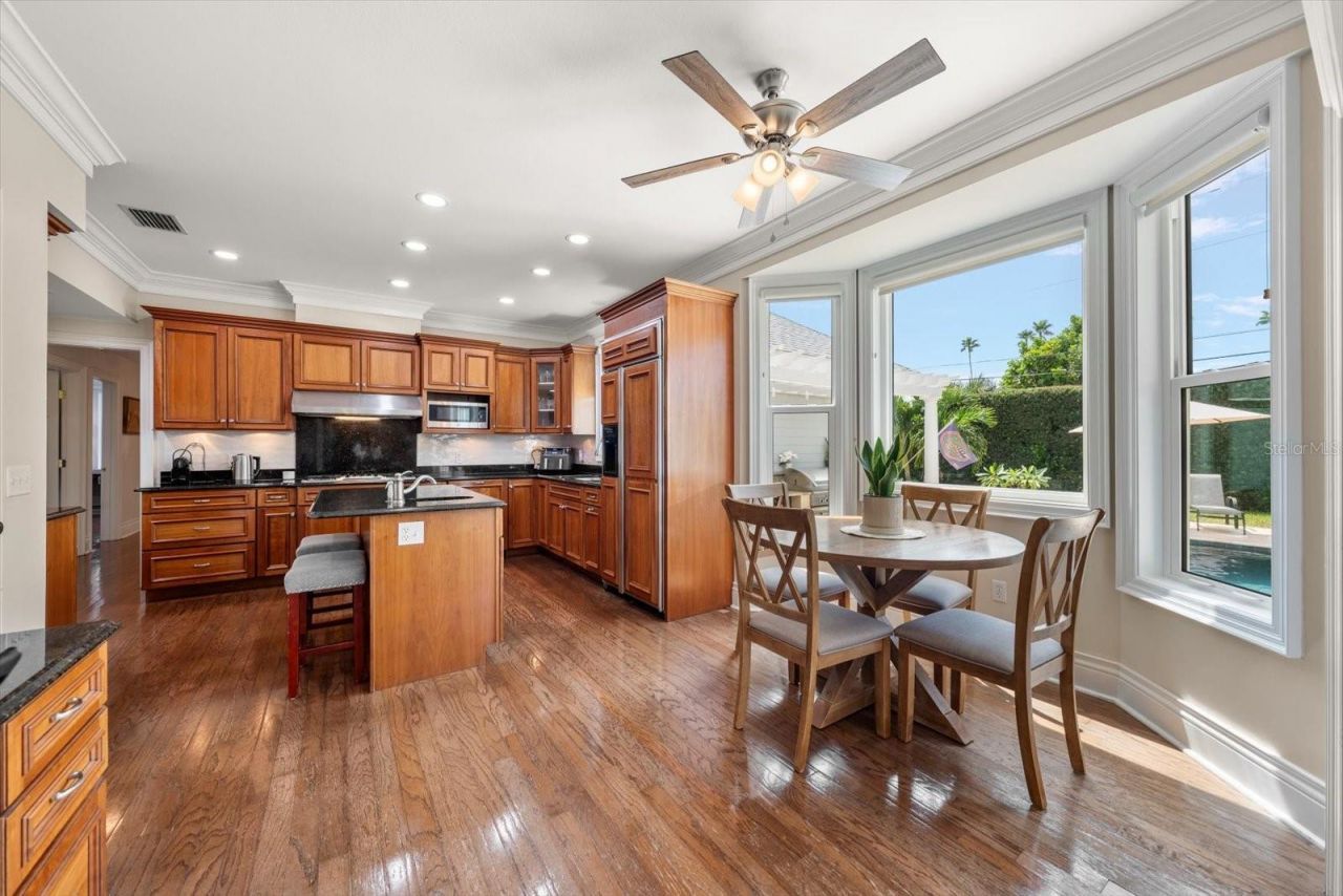 1322 Golf View Drive, Belleair, FL 33756 Photo