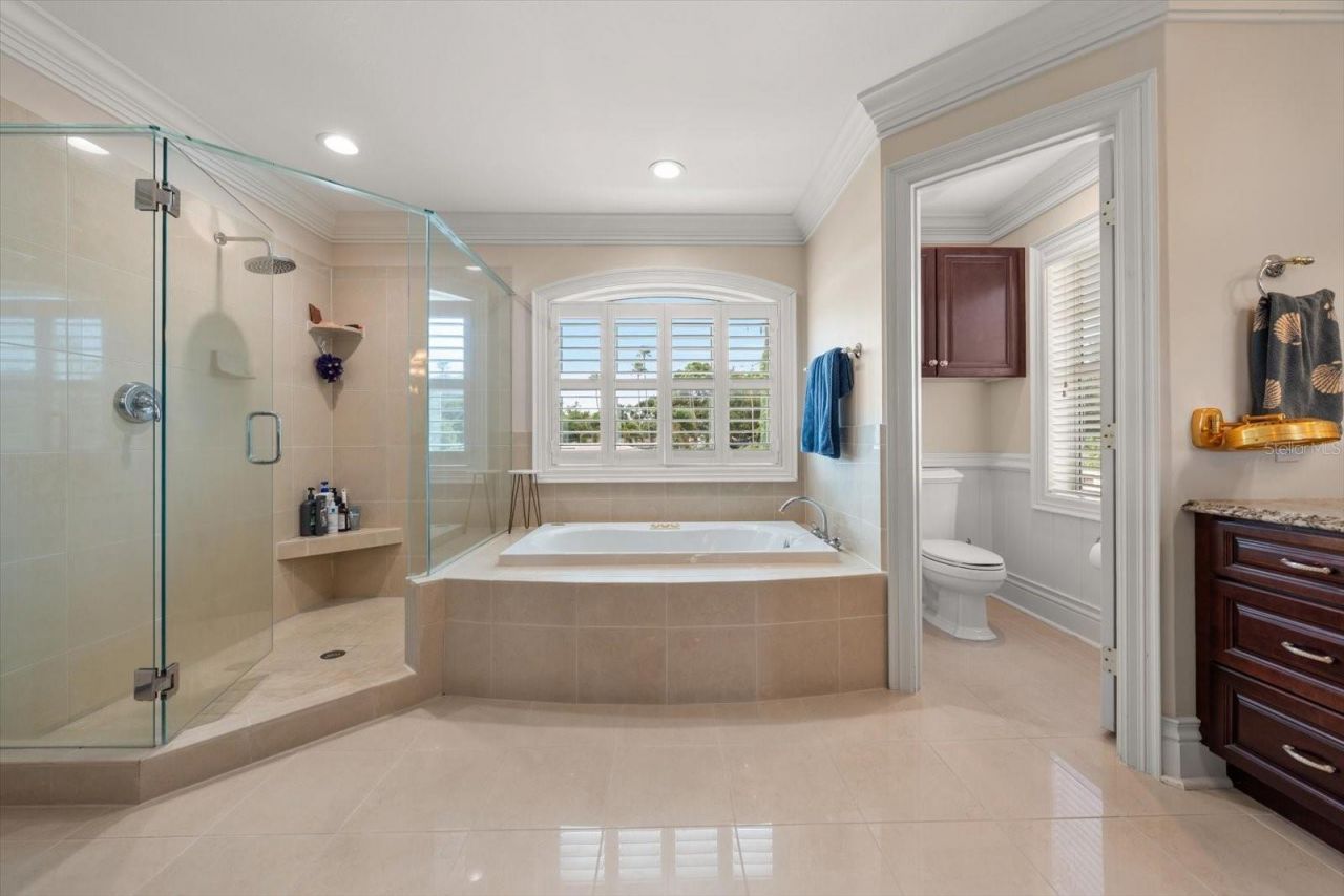 1322 Golf View Drive, Belleair, FL 33756 Photo