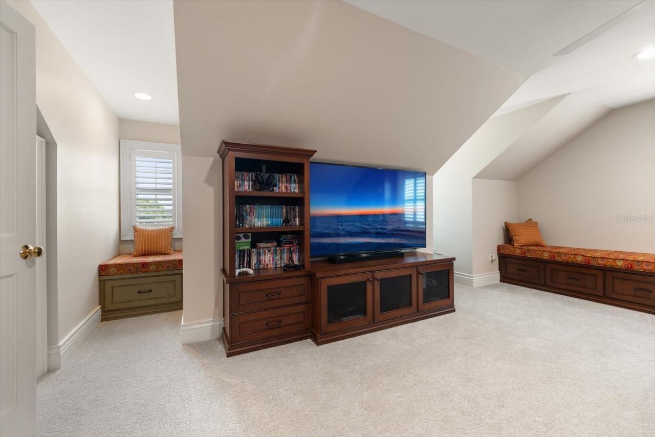 1322 Golf View Drive, Belleair, FL 33756 Photo
