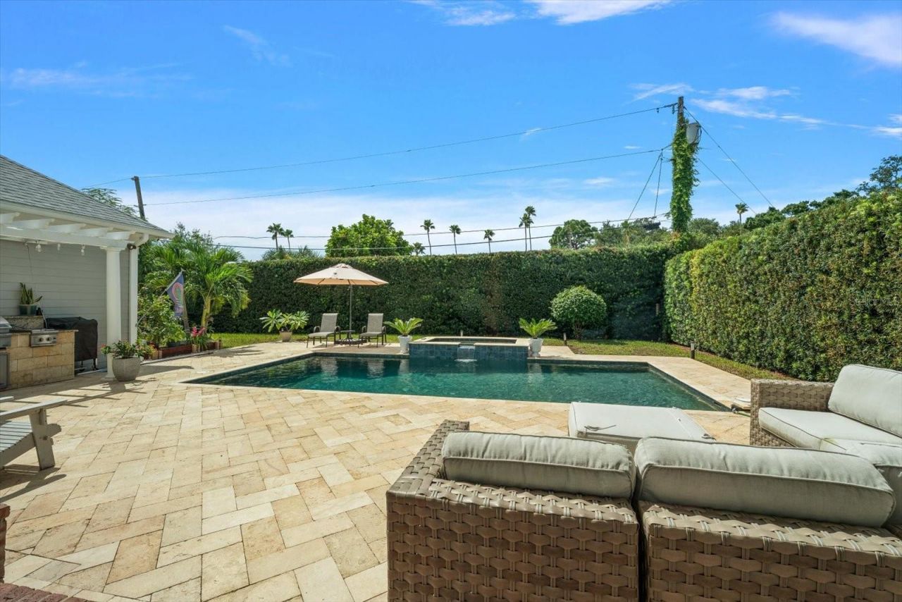 1322 Golf View Drive, Belleair, FL 33756 Photo