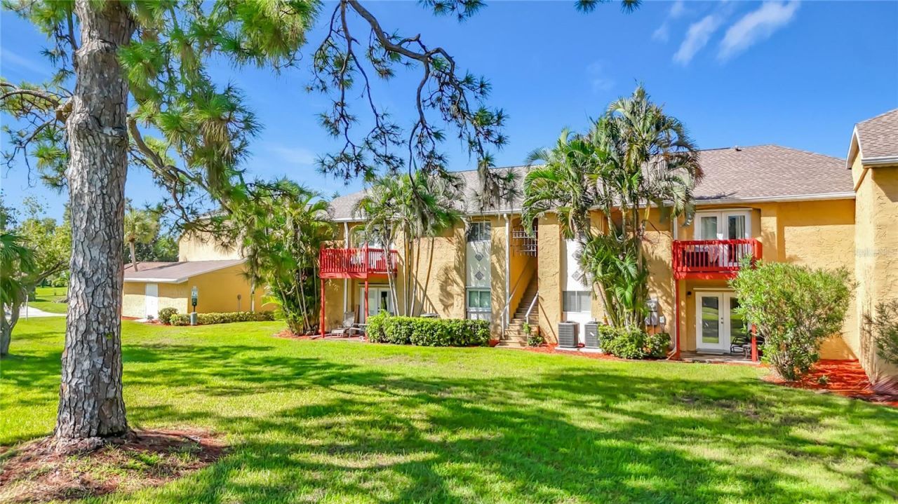 1935 Toucan Way, Unit 302, Sarasota, FL 34232 Photo