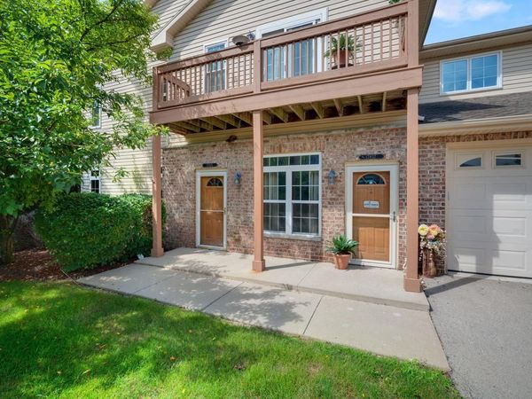 17835 W Radam DRIVE, Unit 17835, New Berlin, WI 53146