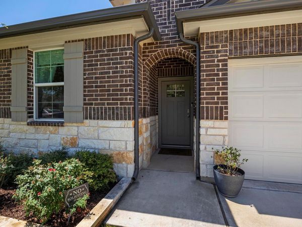 301 Brody LN, Georgetown, TX 78626
