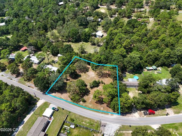 208 Kings Lake Boulevard , Defuniak Springs, FL 32433