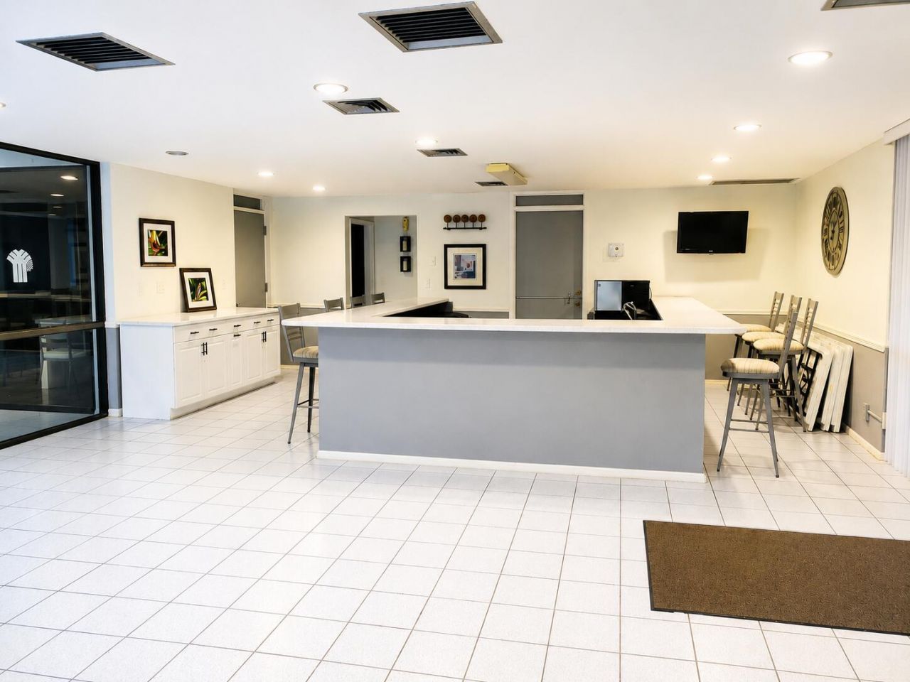 2226 N Cypress Bend Drive, Unit 103, Pompano Beach, FL 33069 Photo