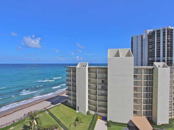 5420 N Ocean Avenue, Riviera Beach, FL 33404