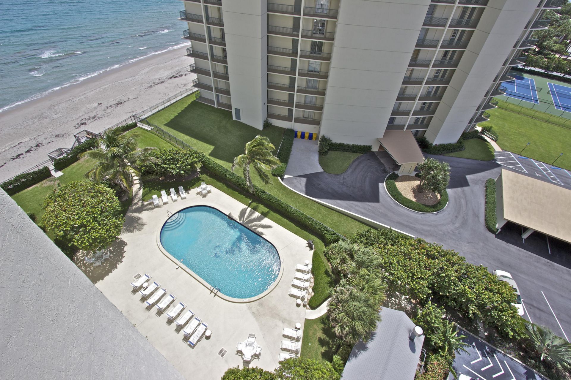 5420 N Ocean Avenue, Riviera Beach, FL 33404 Photo