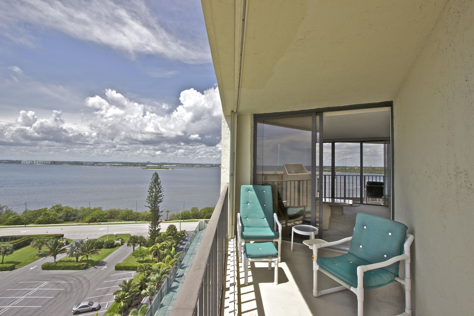5420 N Ocean Avenue, Riviera Beach, FL 33404 Photo