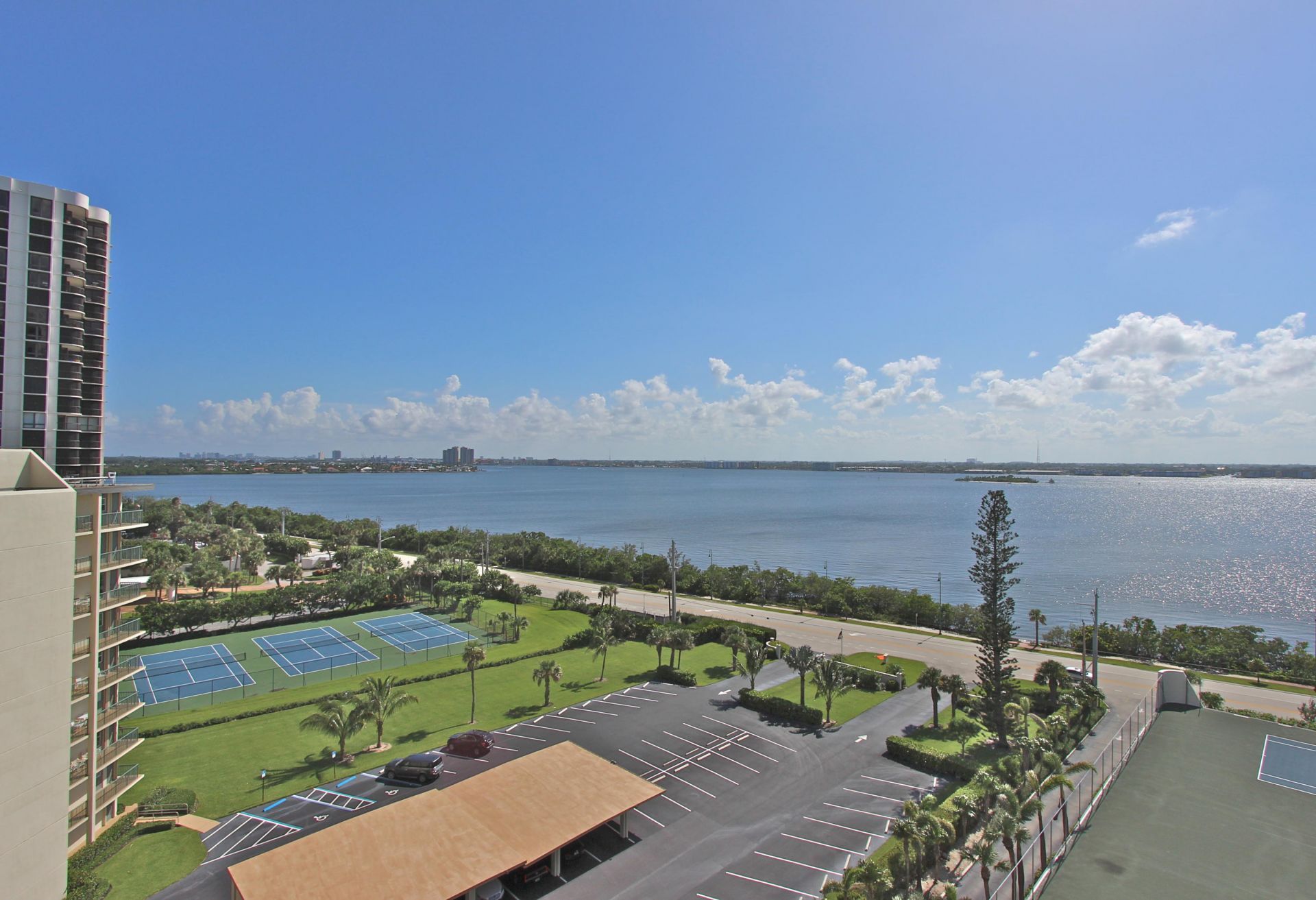 5420 N Ocean Avenue, Riviera Beach, FL 33404 Photo
