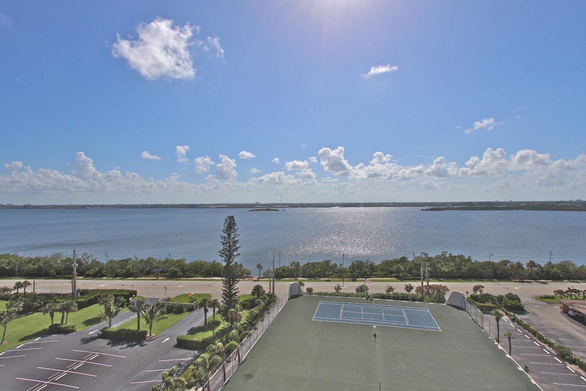 5420 N Ocean Avenue, Riviera Beach, FL 33404 Photo