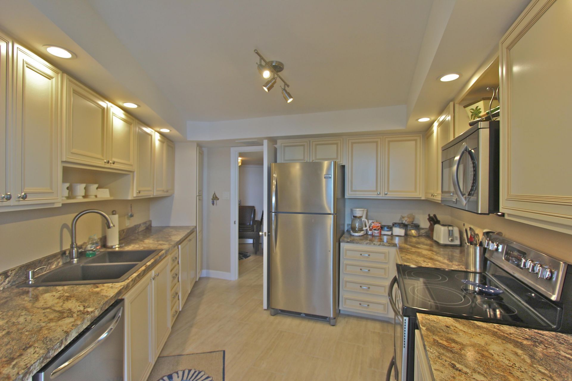 5420 N Ocean Avenue, Riviera Beach, FL 33404 Photo