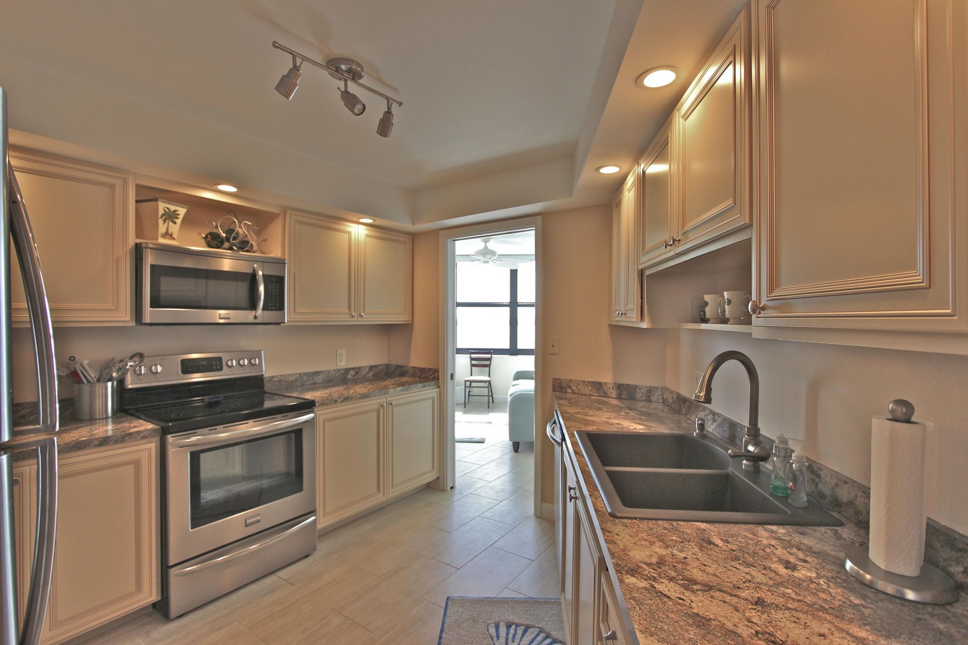 5420 N Ocean Avenue, Riviera Beach, FL 33404 Photo