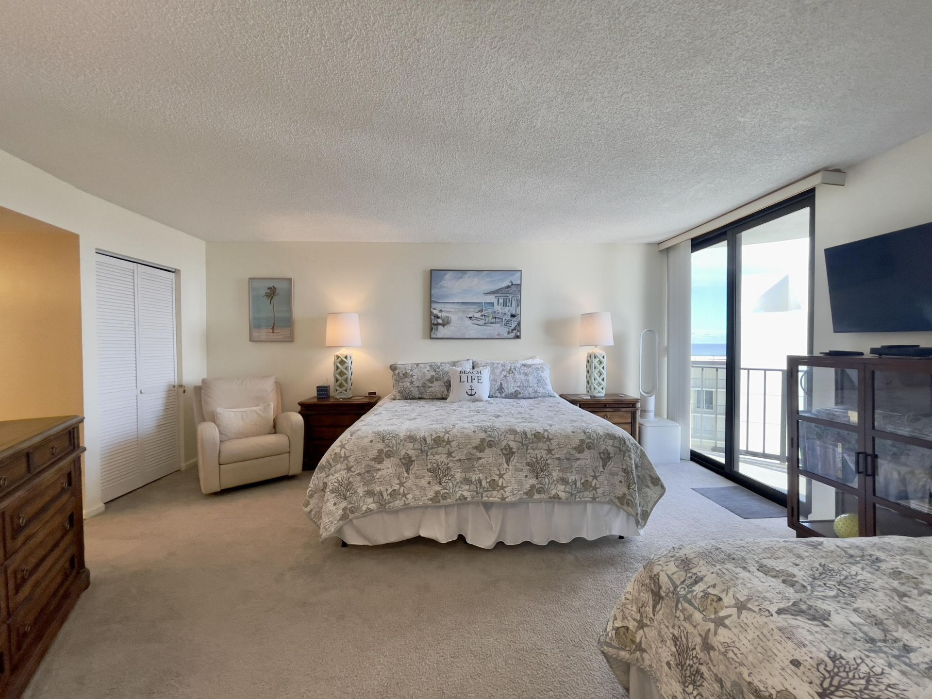 5420 N Ocean Avenue, Riviera Beach, FL 33404 Photo