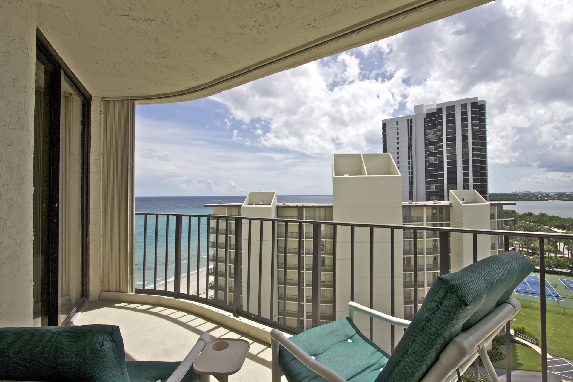 5420 N Ocean Avenue, Riviera Beach, FL 33404 Photo