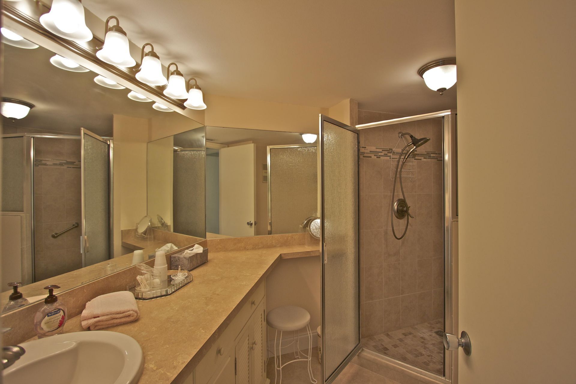 5420 N Ocean Avenue, Riviera Beach, FL 33404 Photo