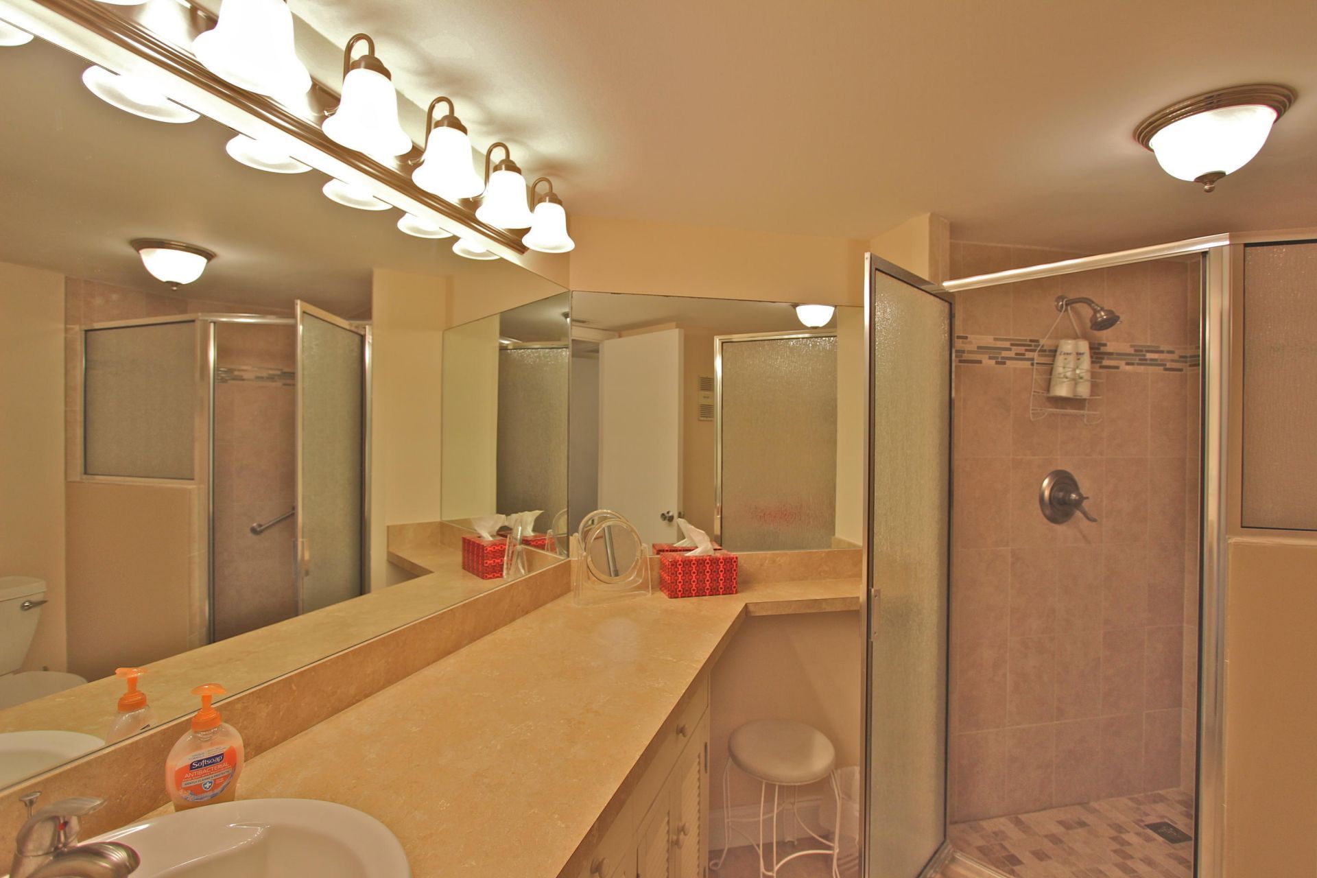 5420 N Ocean Avenue, Riviera Beach, FL 33404 Photo