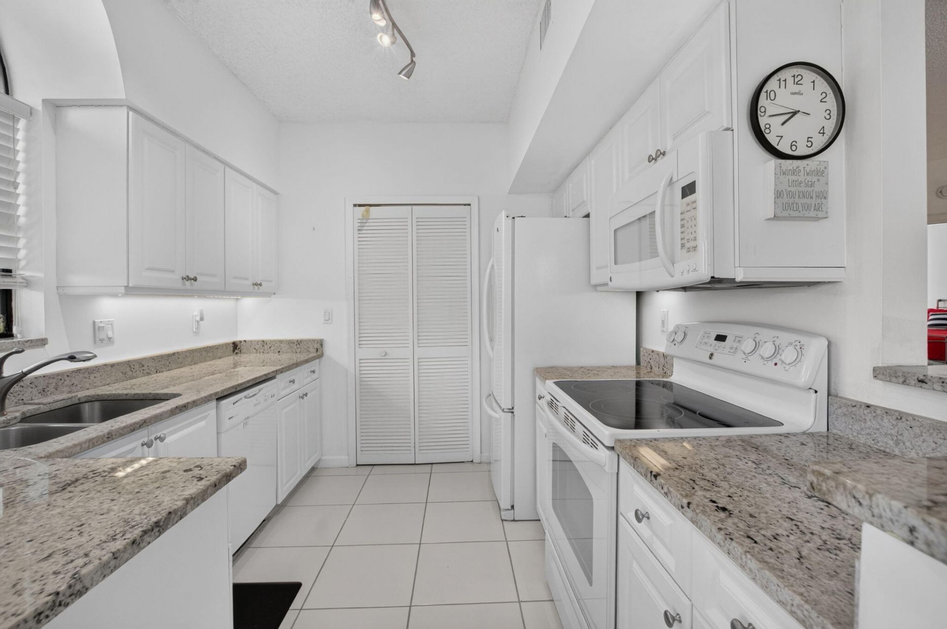 8065 Aberdeen Drive, Unit 102, Boynton Beach, FL 33472 Photo