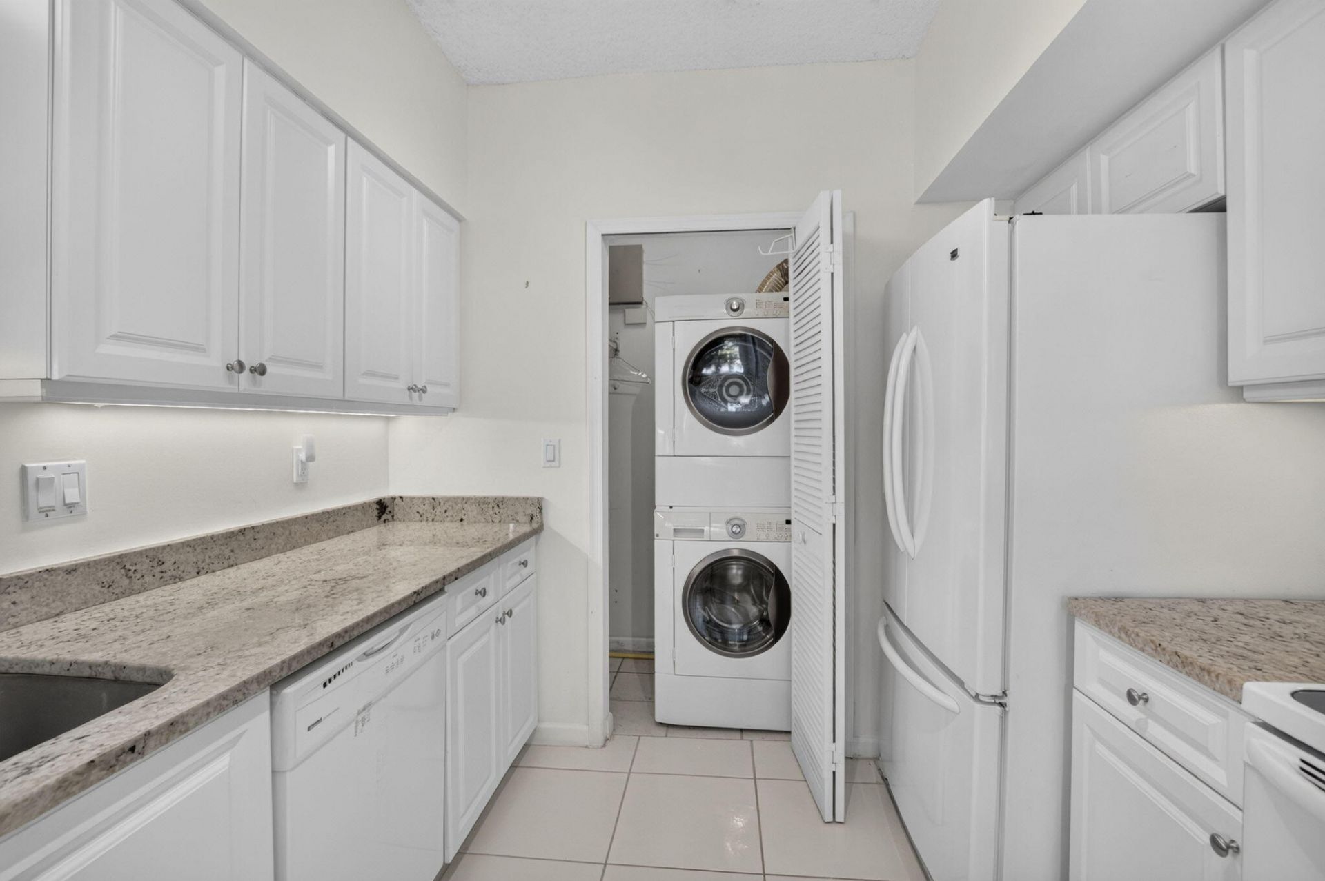 8065 Aberdeen Drive, Unit 102, Boynton Beach, FL 33472 Photo