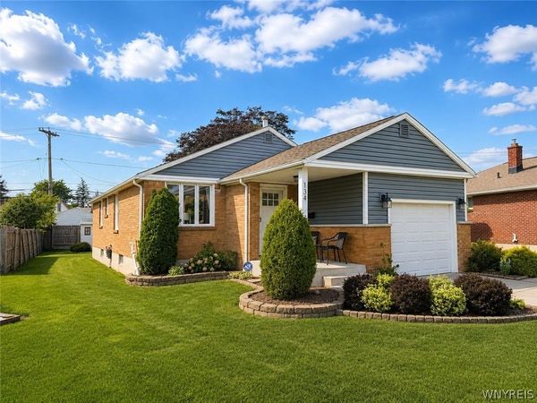 134 Woodcrest Drive, Amherst, NY 14226