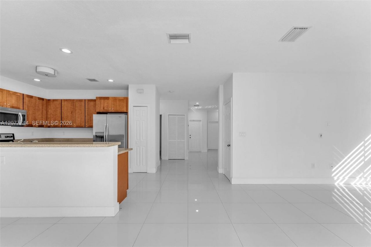 Please Call For Address, Miami, FL 33172 Photo