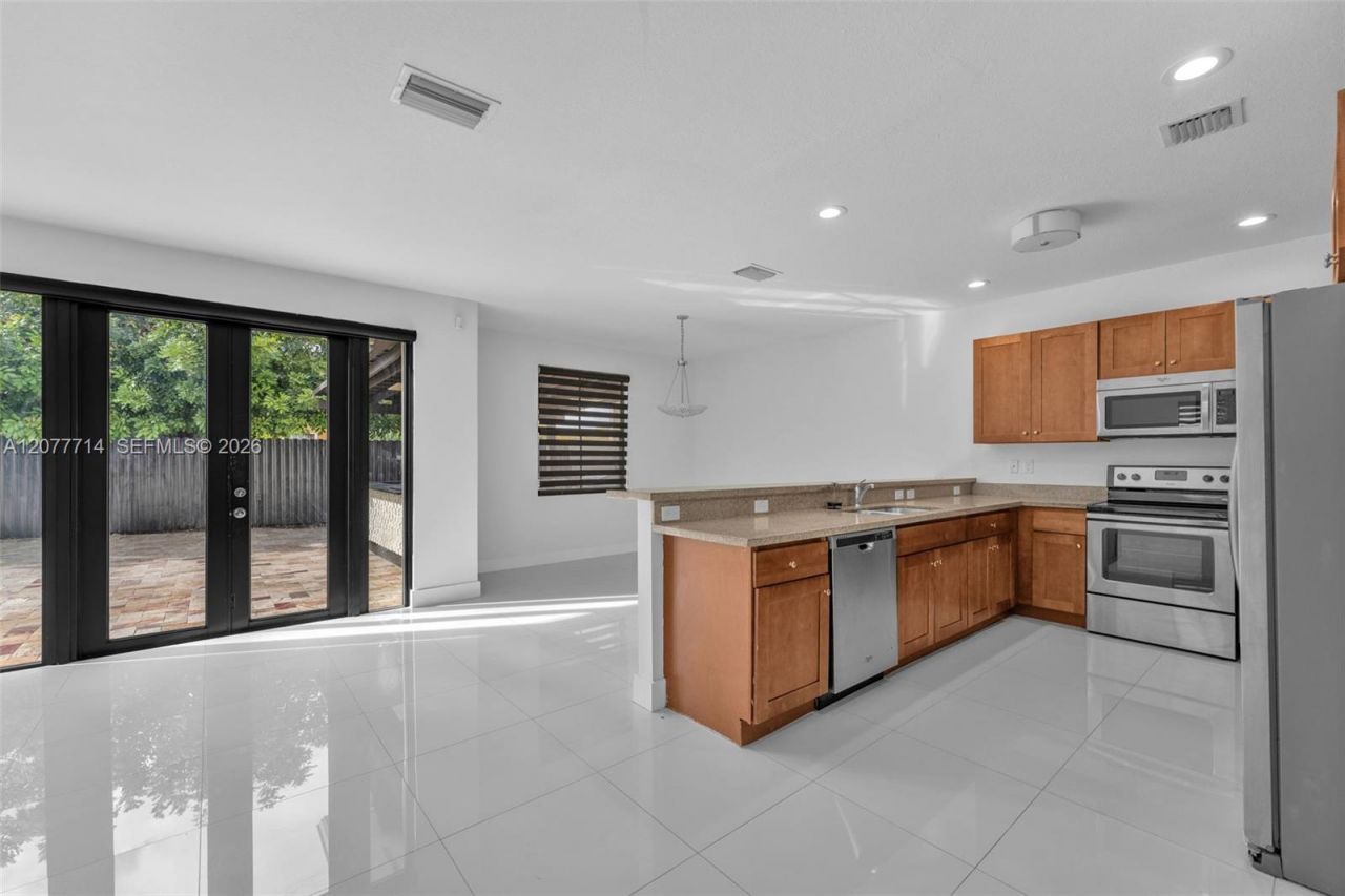 Please Call For Address, Miami, FL 33172 Photo