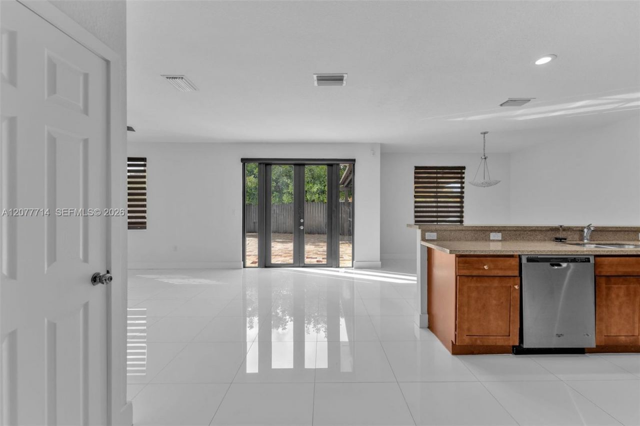 Please Call For Address, Miami, FL 33172 Photo