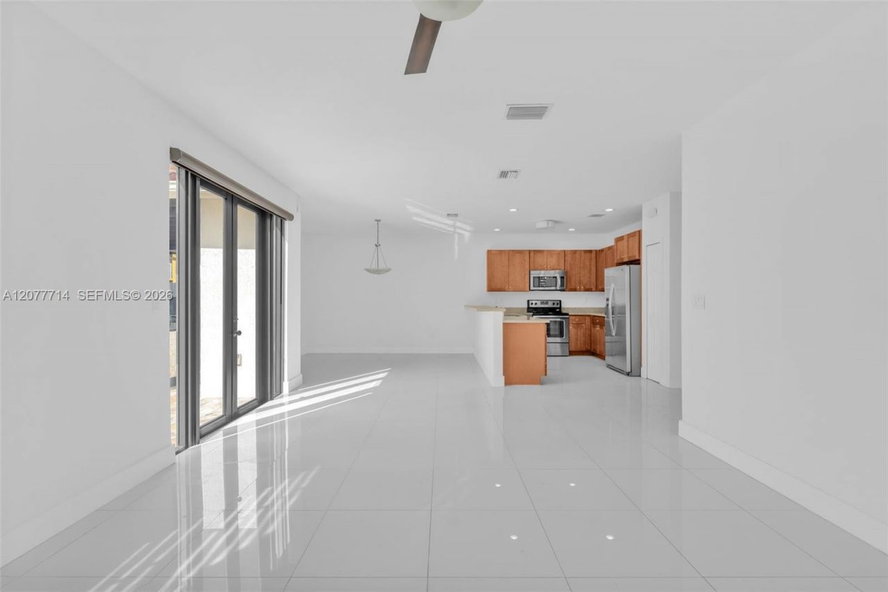 Please Call For Address, Miami, FL 33172 Photo