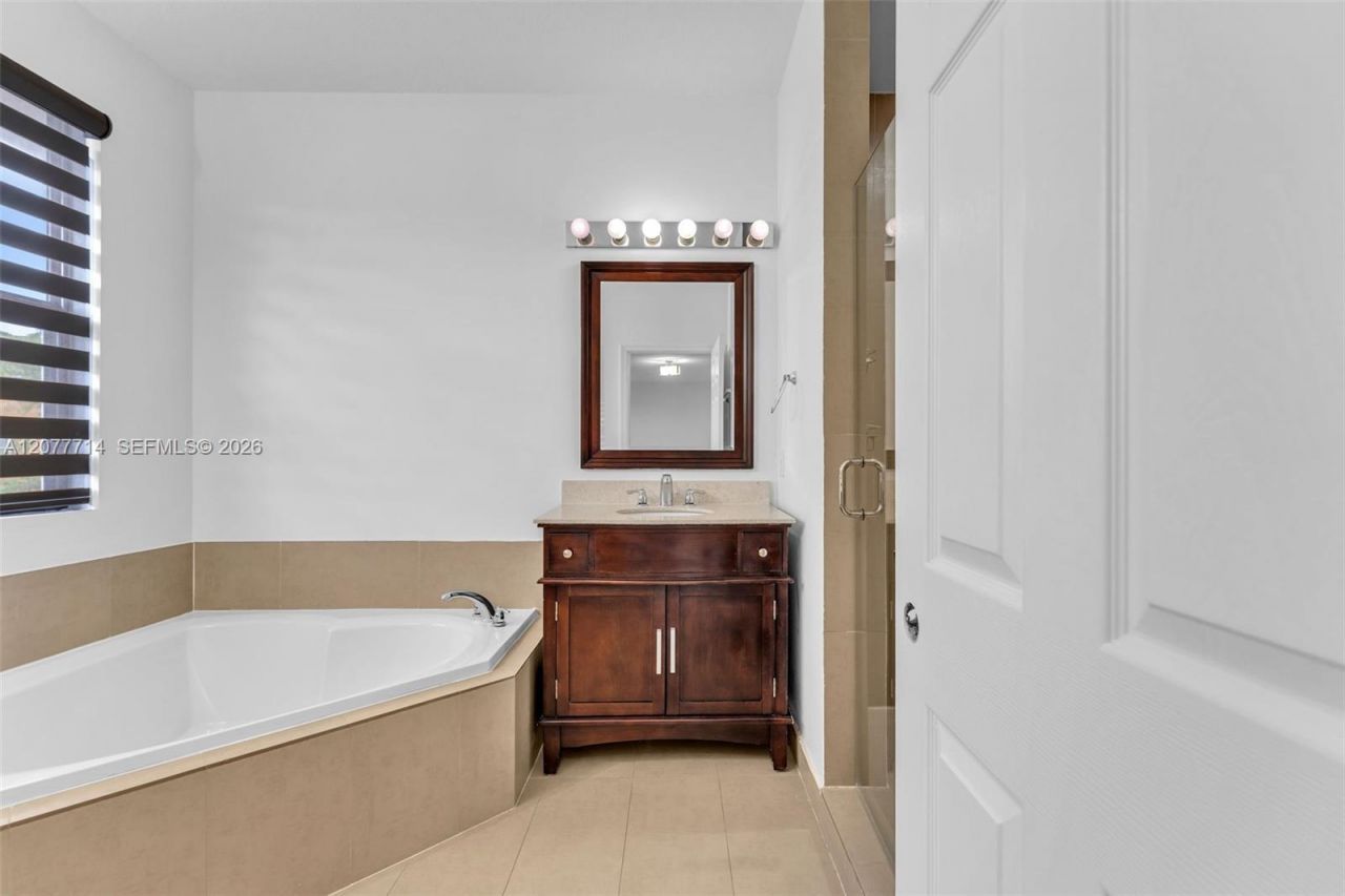 Please Call For Address, Miami, FL 33172 Photo