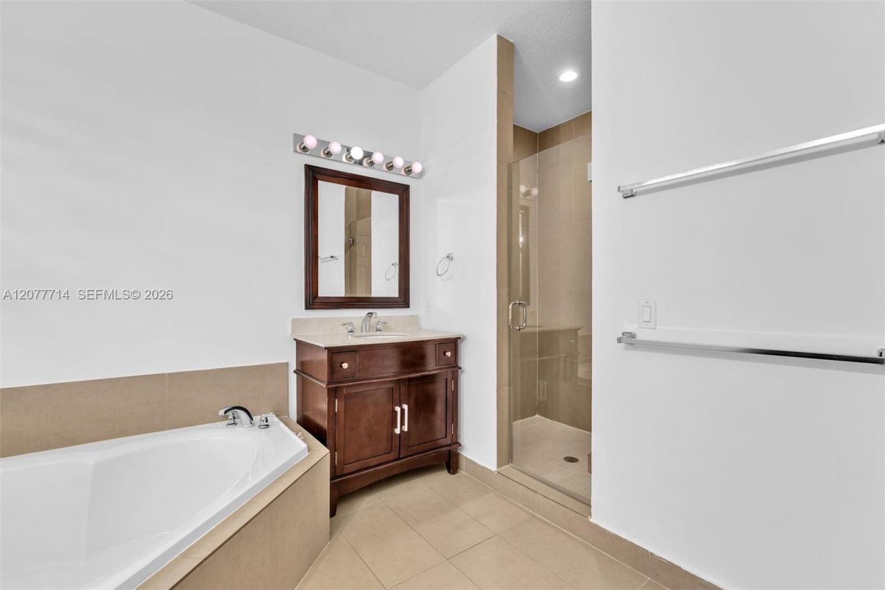 Please Call For Address, Miami, FL 33172 Photo