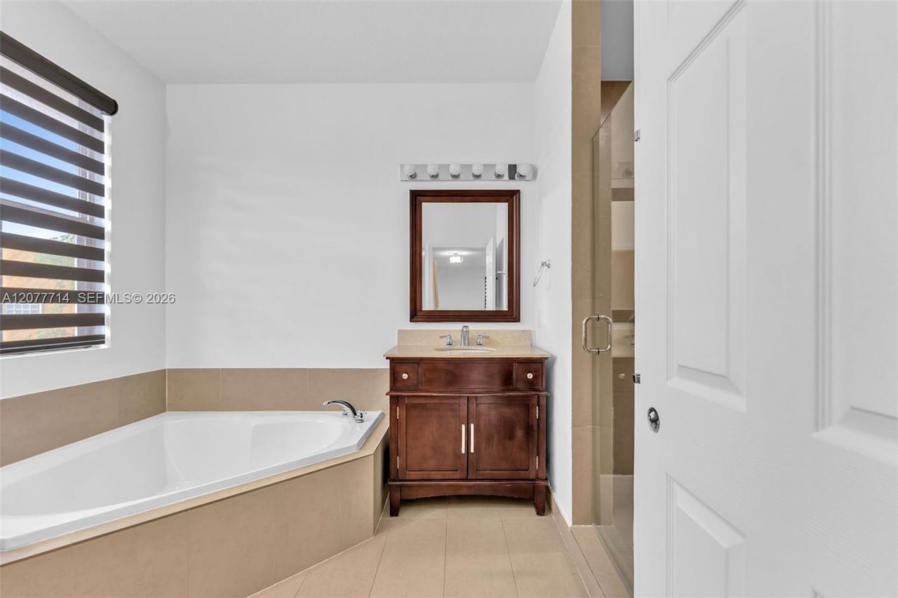 Please Call For Address, Miami, FL 33172 Photo