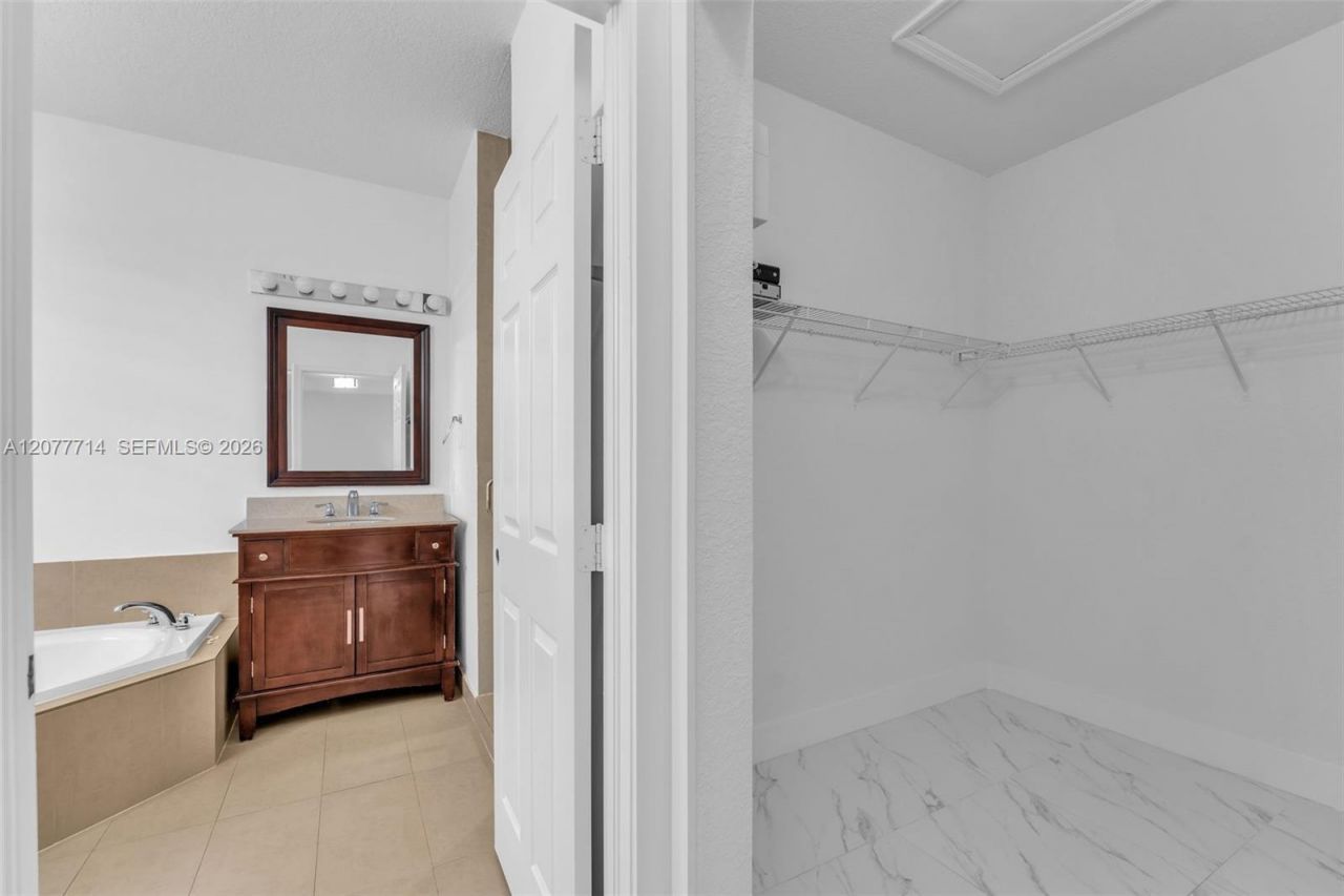 Please Call For Address, Miami, FL 33172 Photo
