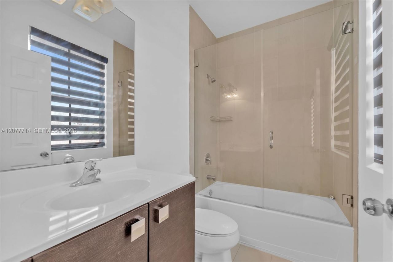 Please Call For Address, Miami, FL 33172 Photo