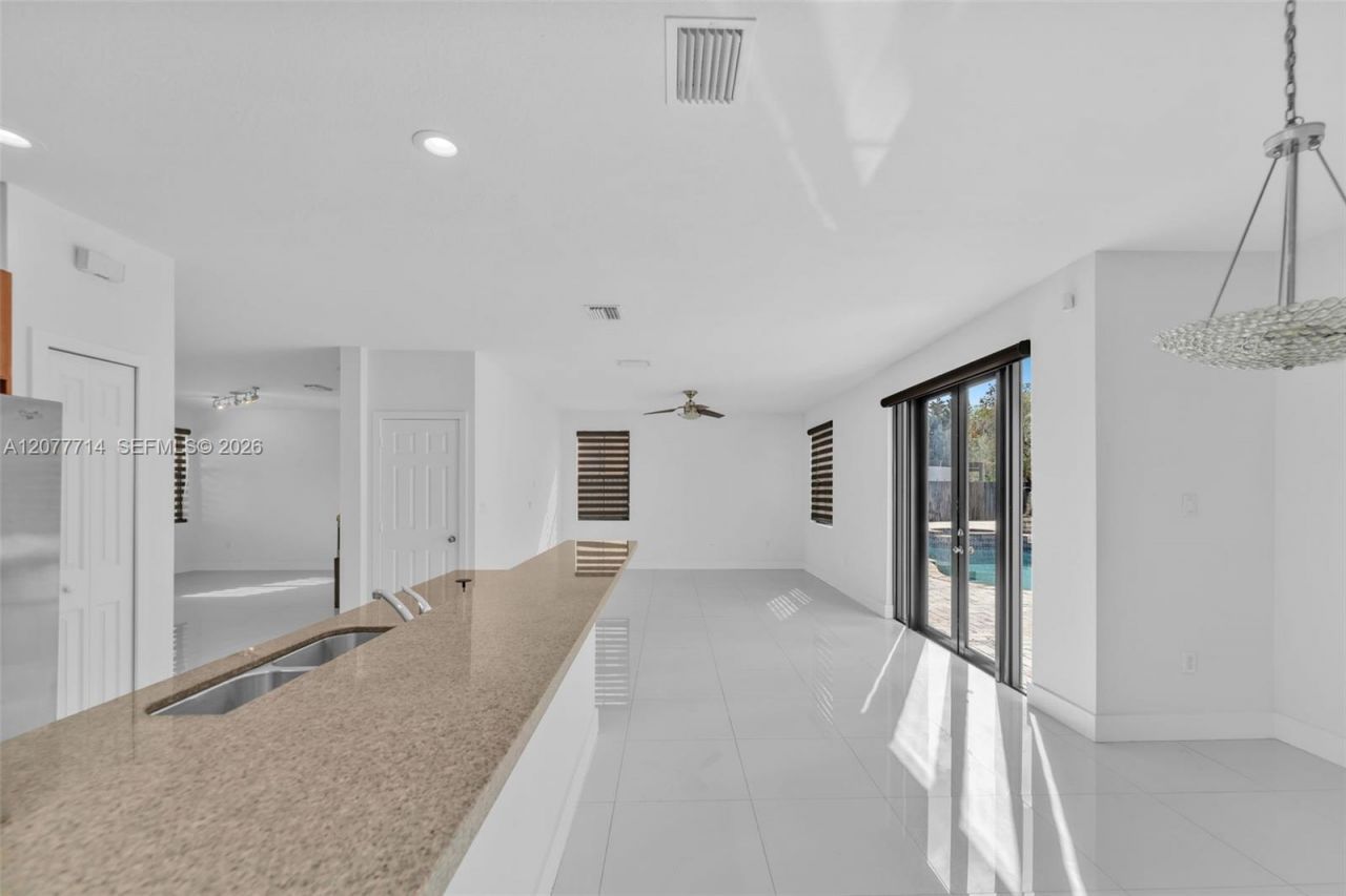 Please Call For Address, Miami, FL 33172 Photo