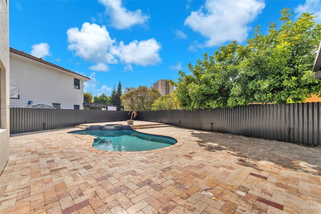 Please Call For Address, Miami, FL 33172 Photo