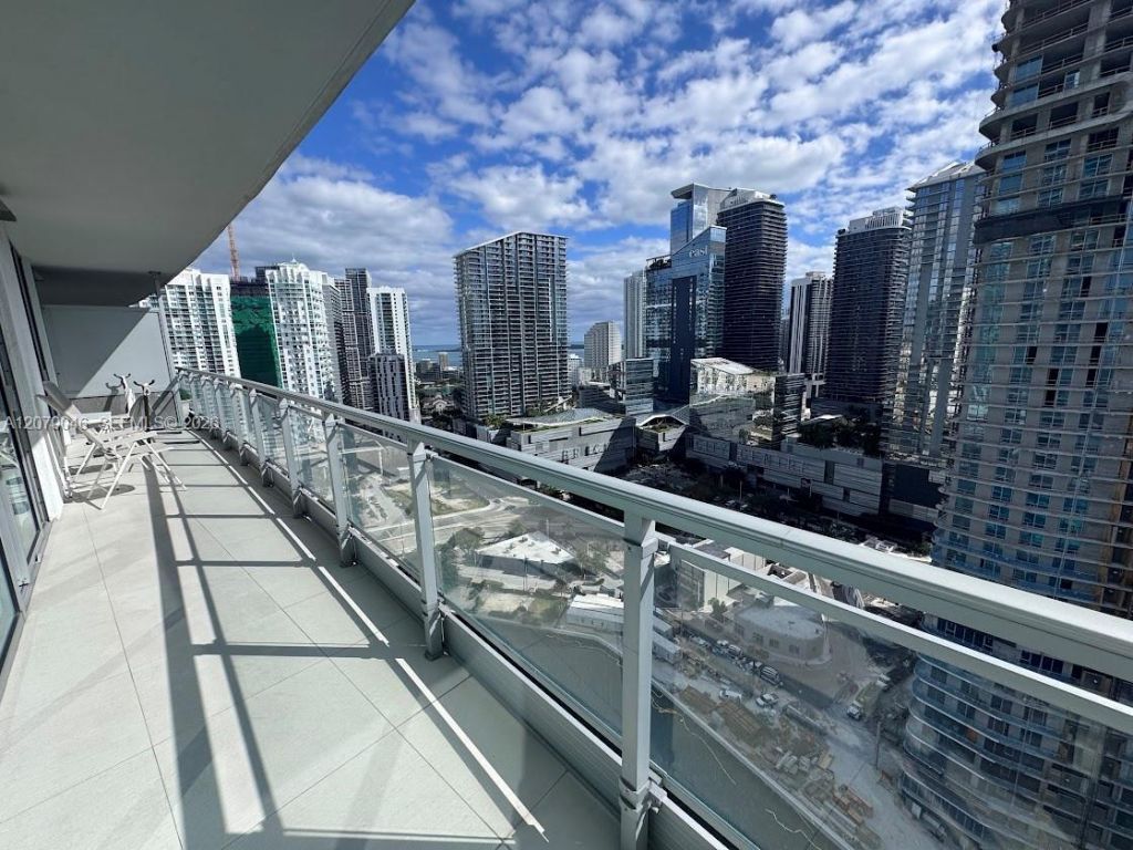92 SW 3rd St, Unit 3504, Miami, FL 33130 Photo