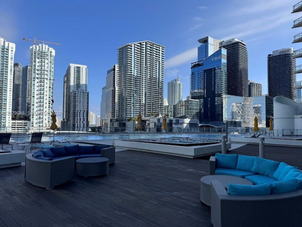 92 SW 3rd St, Unit 3504, Miami, FL 33130 Photo