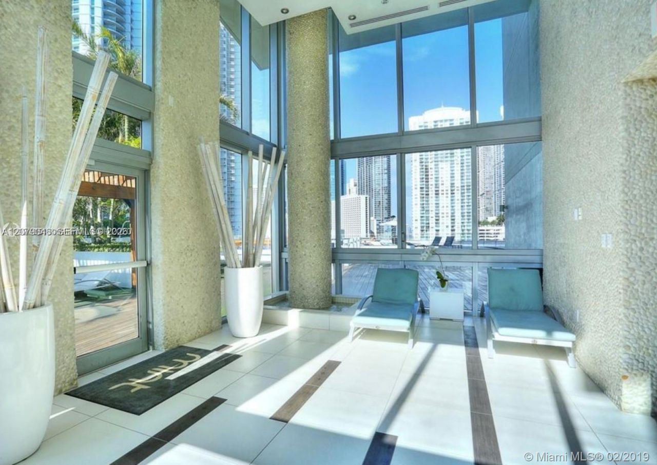 92 SW 3rd St, Unit 3504, Miami, FL 33130 Photo