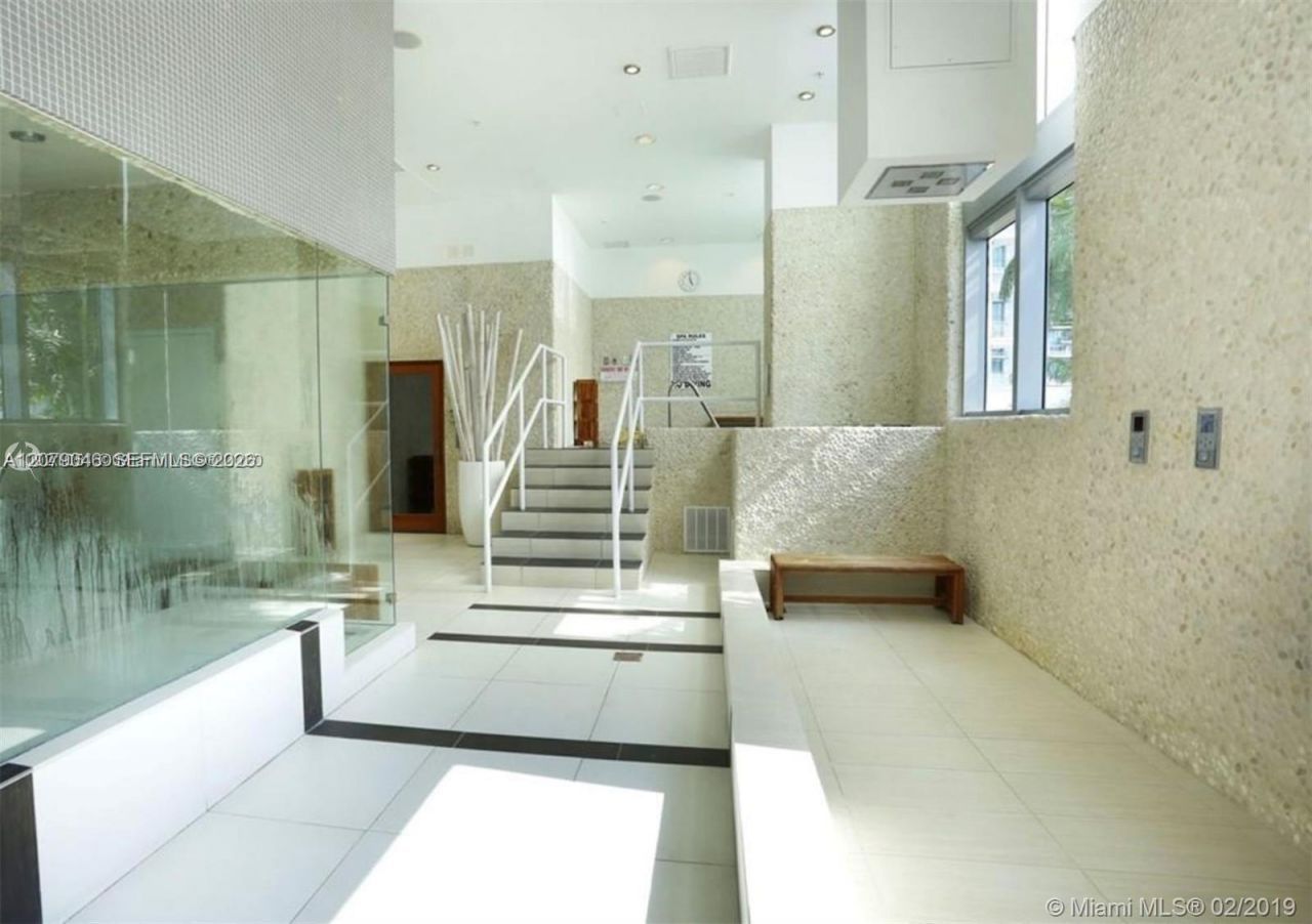 92 SW 3rd St, Unit 3504, Miami, FL 33130 Photo