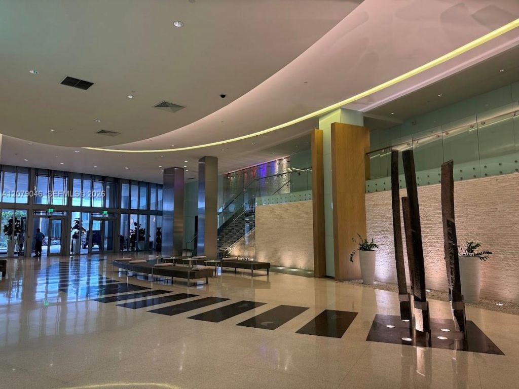 92 SW 3rd St, Unit 3504, Miami, FL 33130 Photo