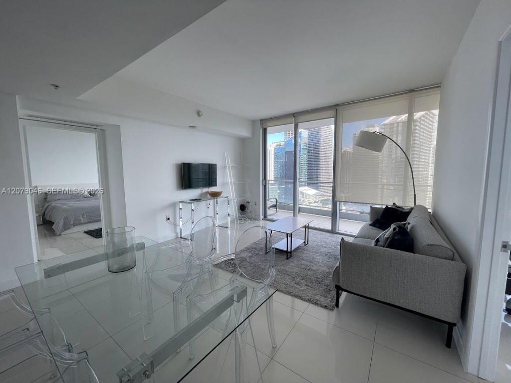 92 SW 3rd St, Unit 3504, Miami, FL 33130 Photo