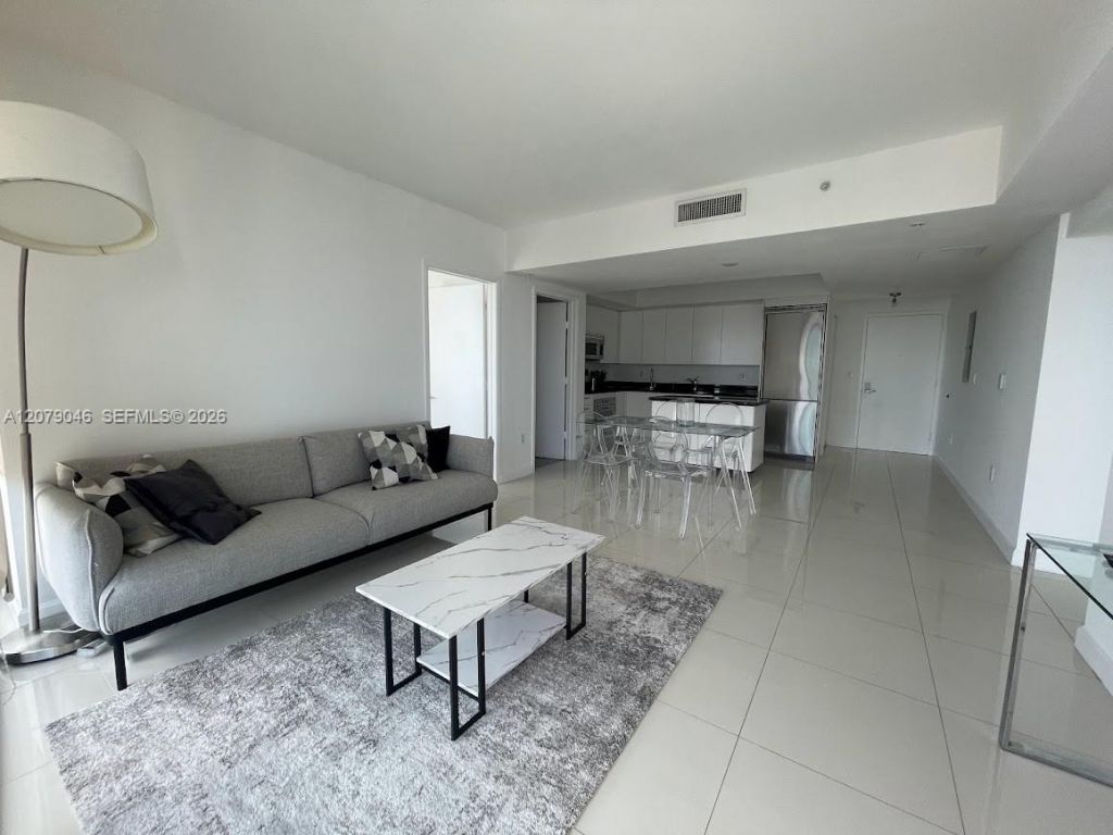 92 SW 3rd St, Unit 3504, Miami, FL 33130 Photo