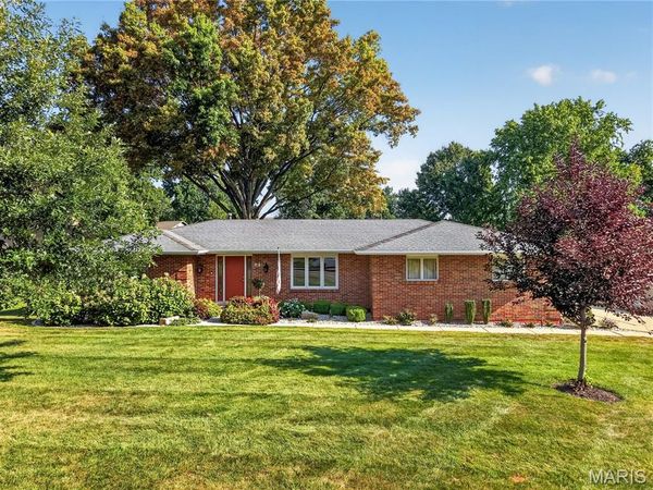72 Champagne Drive , Lake St Louis, MO 63367