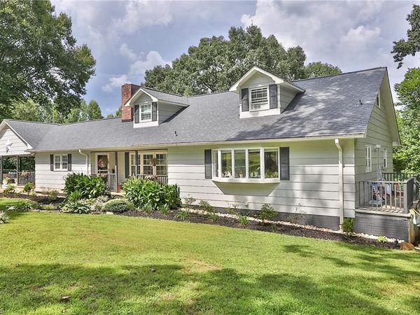 1725 Fred Hinshaw Road, Yadkinville, NC 27055